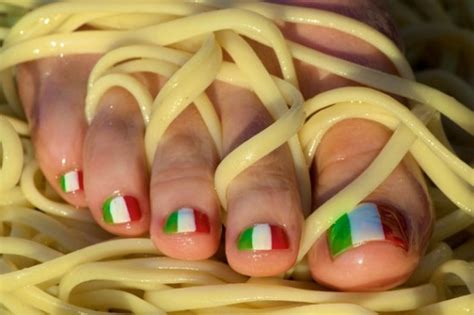 italian foot worship|Piedi italiani .